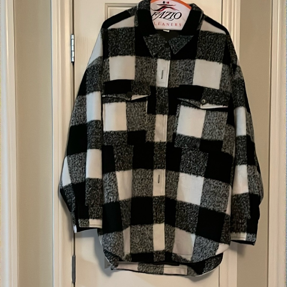 Good American Plaid Shacket Black and Ivory Buffalo Plaid Oversized Size 2XL